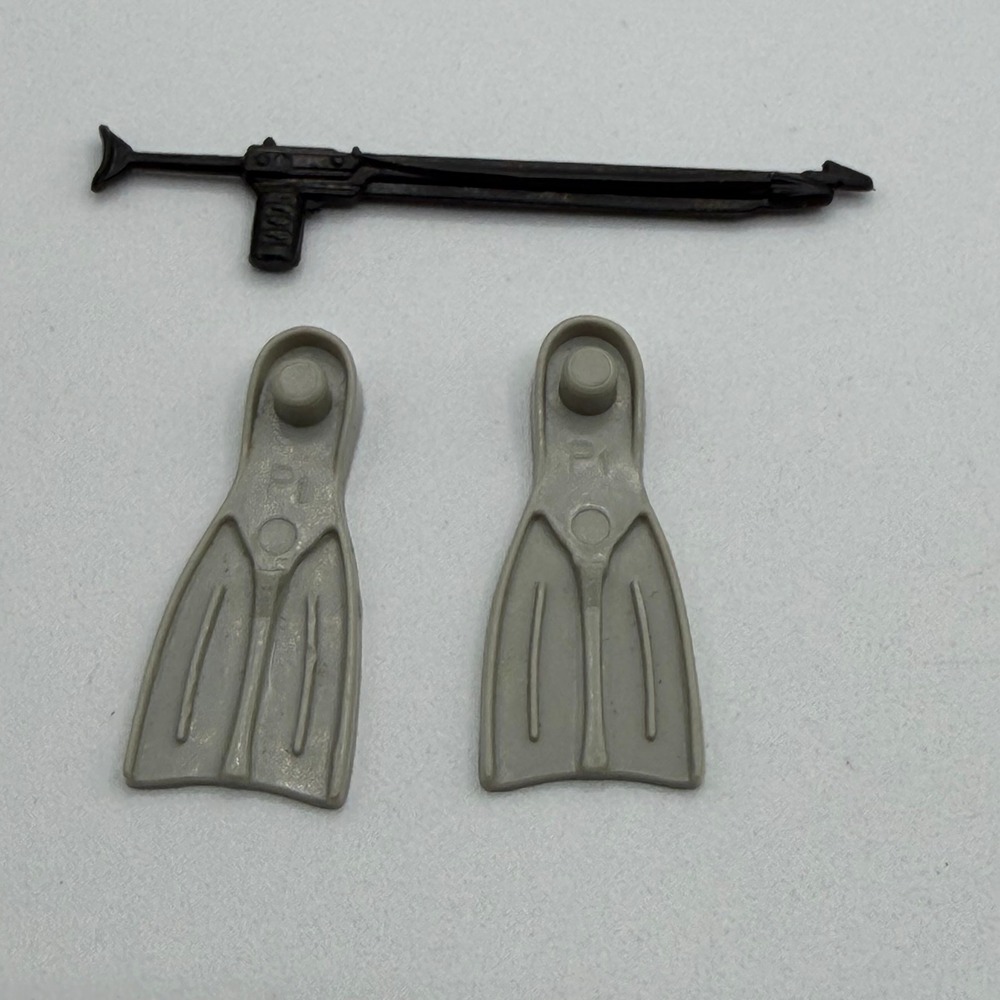 Vintage 1985 GI Joe Eels Frogman Accessories Speargun and Gray Fins Cobra Lot - Picture 4 of 7